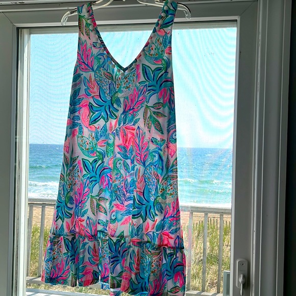 Beautiful Lilly Pulitzer V neck shift dress - Picture 4 of 6